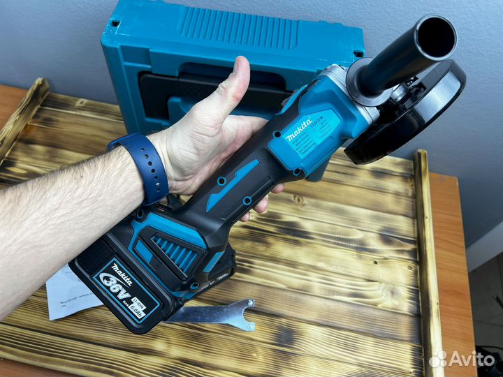 Аккумуляторная ушм болгарка Makita