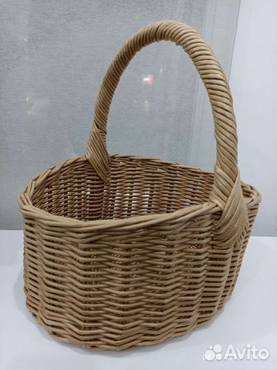 Корзина плетеная из бумажной лозы