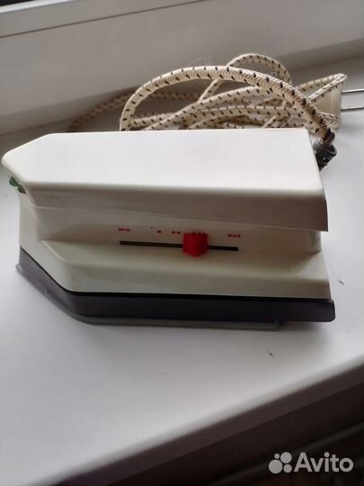 Утюг дорожный