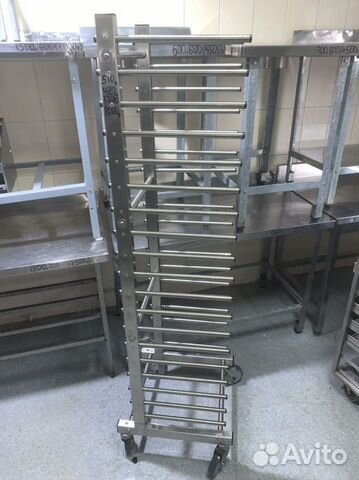 Шпильки, тележки для подносов и протвеней