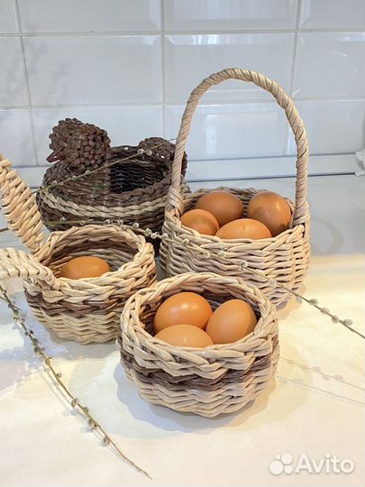 Плетеные корзинки из бумажной лозы