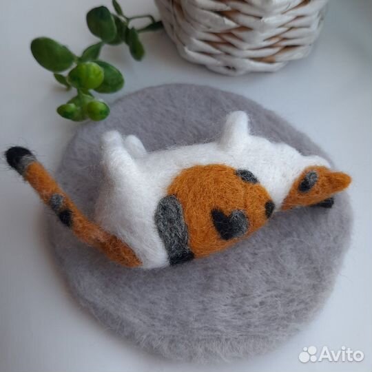 Валяная игрушка котик