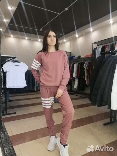 Спортивные костюмы женские новые