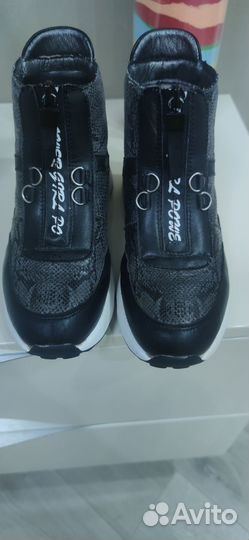 Кроссовки, ботинки kapika