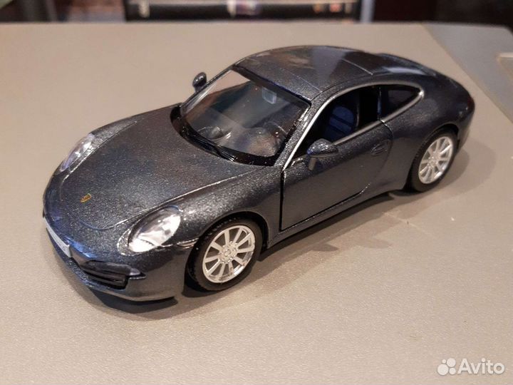 Nissan GT-R,porsche-911 Carrera,Pagani