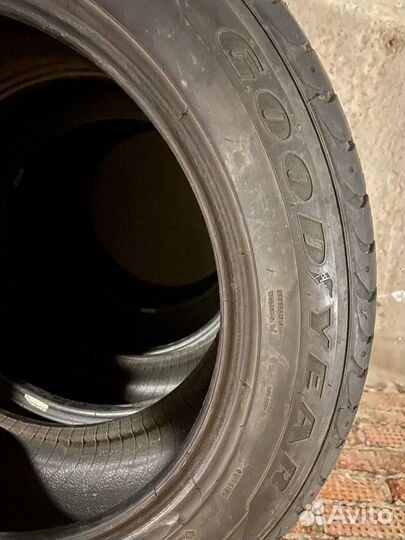 Goodyear Eagle Sport 215/55 R17 94V