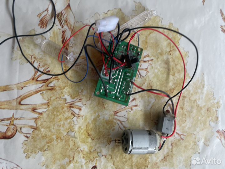 Моторчик и провода