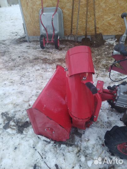 Снегоуборочная насадка на мотоблок