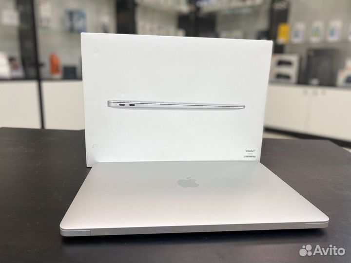 MacBook Air 13 2022 M1 White. Магазин. Гарантия