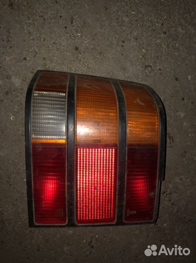 Фонарь задний левый Ford Scorpio 1