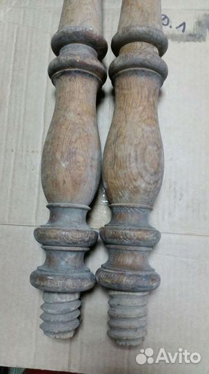 Старые деревянные ножки от стола