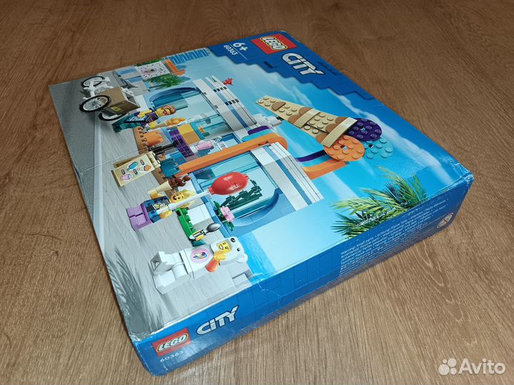 Конструктор Lego City Магазин мороженого (296 дет)