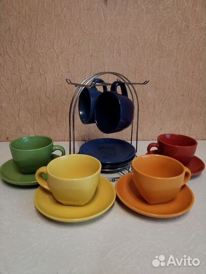 Чайный сервиз. Набор чашек с блюдцами