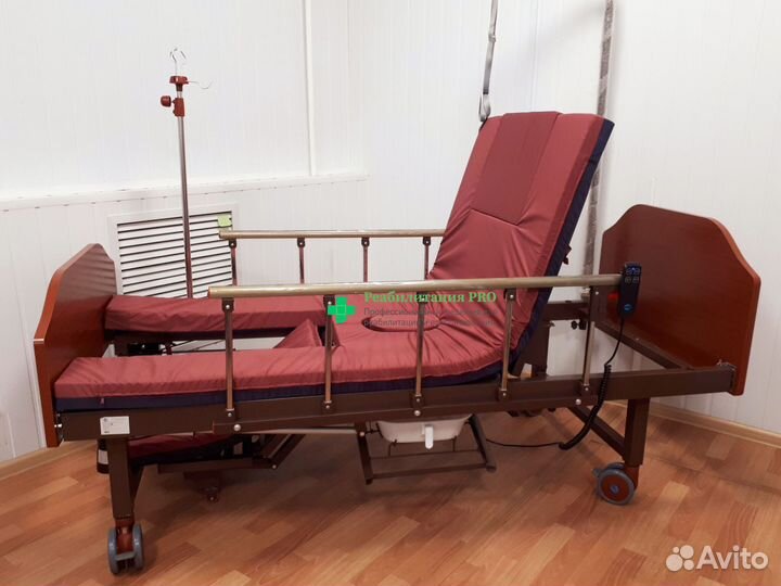 Медицинская кровать для инвалидов