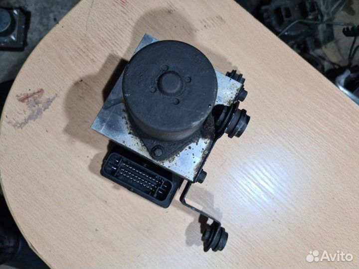 Блок ABS Volkswagen Tiguan 1 2010