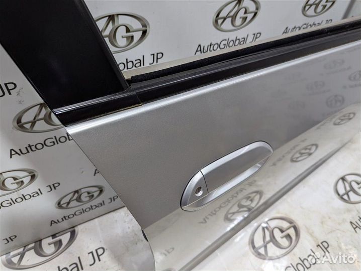 Дверь передняя правая Honda Insight