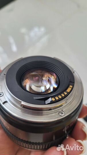 Canon ef 28mm f 1.8 usm