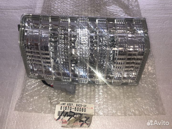Фонарь задний правый lexus LX470 8167060080