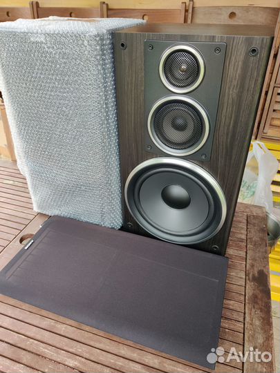 Sony SS-V810AV - трёхполосные акустические колонки