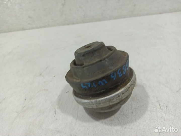 Подушка двигателя