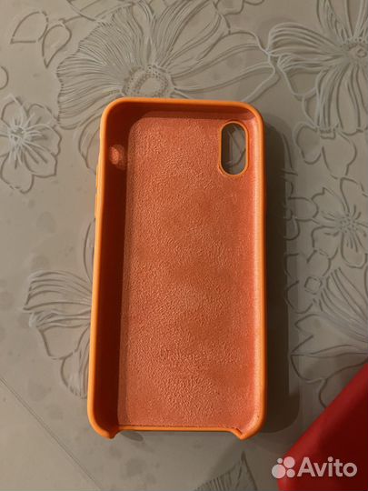 Чехлы на iPhone X/XS