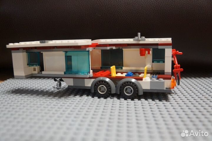 4435 Дом на колесах (конструктор Lego City)