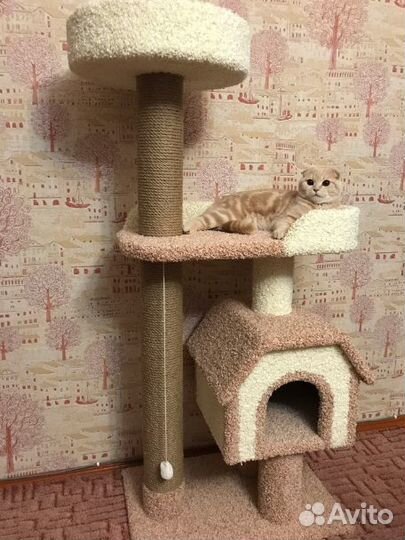 Домик для кошки с когтеточкой. Высота 130 см