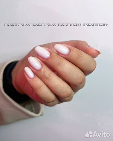 Модель на маникюр