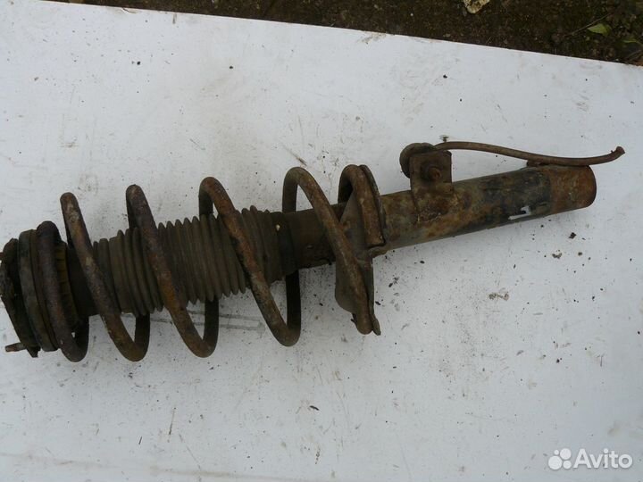 Передняя левая стойка в сборе для Ford Connect