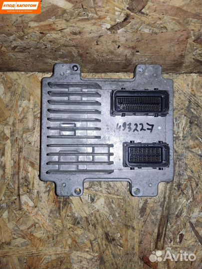 Блок управления двигателем Opel Astra J 12634556