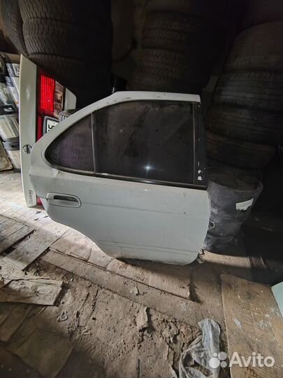 Дверь nissan sunny fb15