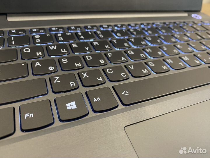 Lenovo ThinkBook 14-IIL (i5, TouchID, мет. корпус)