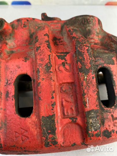 Суппорт передний правый Mitsubishi Galant хэтчбек