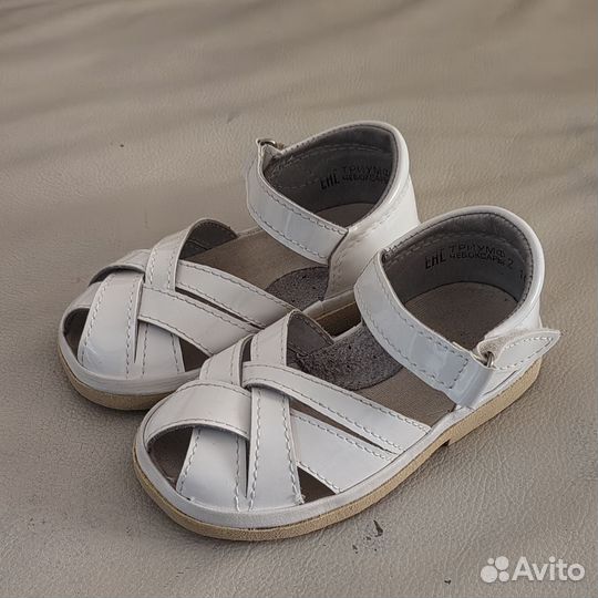 Сандали для девочки новые