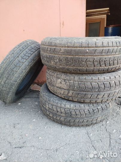 Roadmarch Snowrover 868 195/65 R15