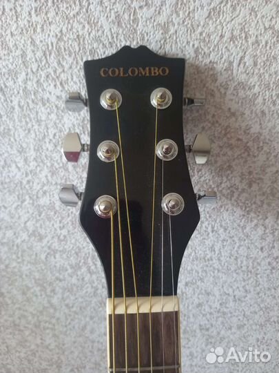 Акустическая гитара