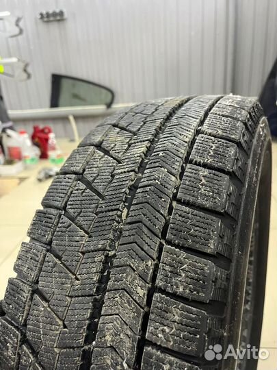 Bridgestone Blizzak VRX 205/65 R15