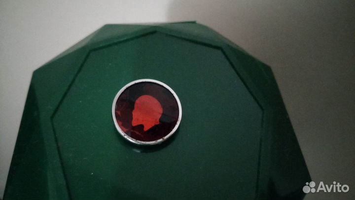 Медальон (знак) из СССР Ленин