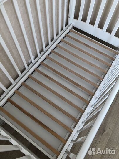 Детская кроватка с маятником Гандылян