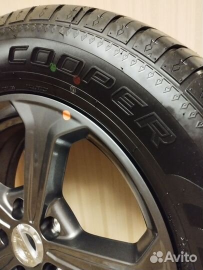 Cooper Discoverer HTS 2.25/65 R17 102H