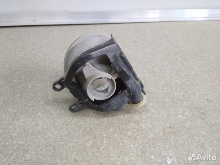 Фара противотуманная левая Toyota Land Cruiser (15