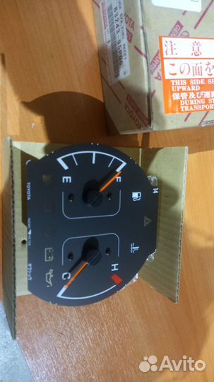 Указатель уровня топлива Toyota Hiace 83243-95P06