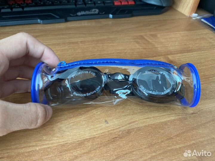 Очки для плавания