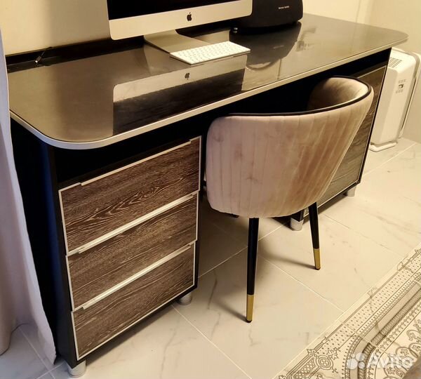 Письменный стол