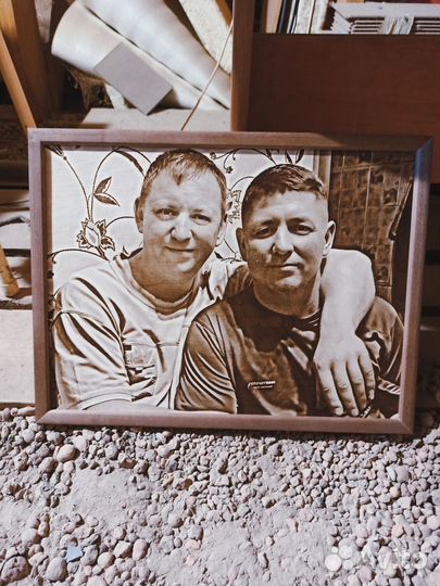 Выжженный портрет на дереве