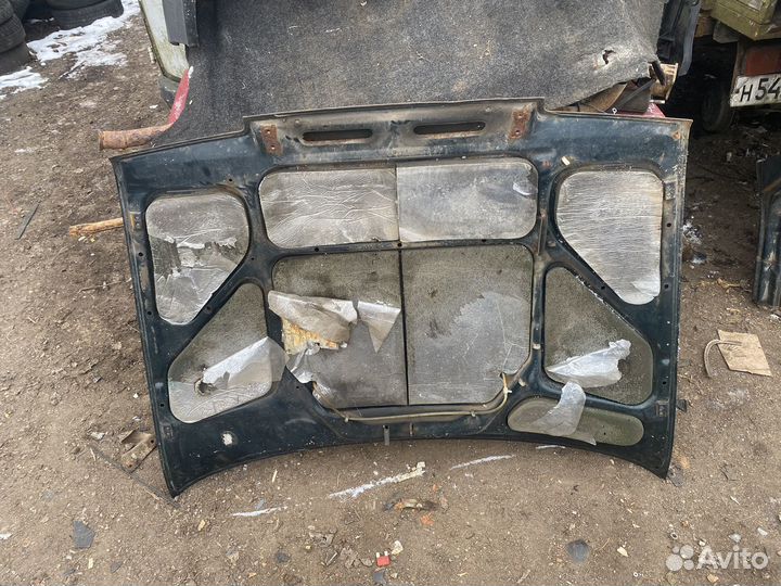 Капот иж ода фабула