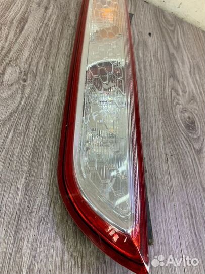 Фонарь задний левый Ford Focus 2 хетчбэк 5-ти дв