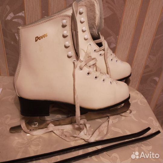 Коньки фигурные женские 40 размер
