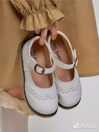 Сандалии для девочки 24 размер новые