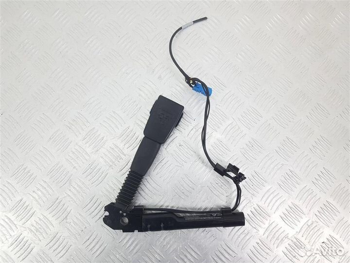 34110144D Замок ремня безопасности правый BMW 4 F